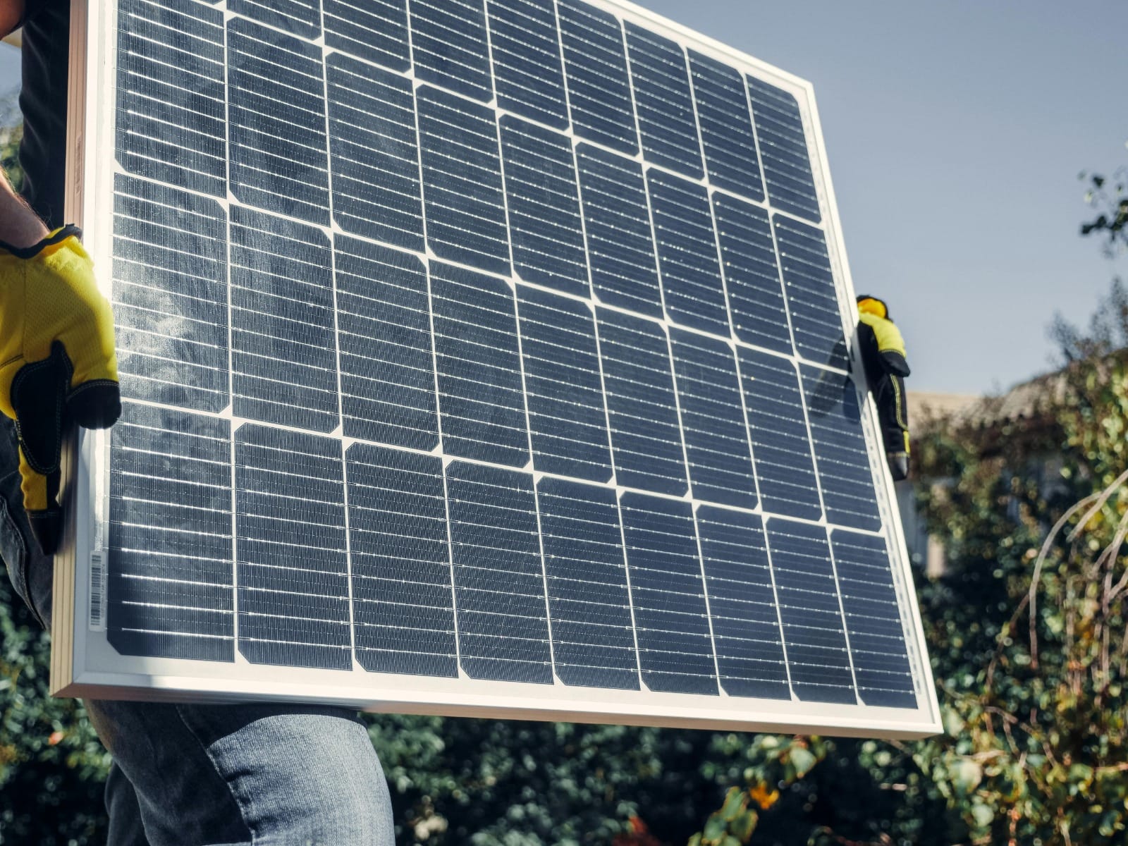 How to Choose a Trusted Solar Panel Company Near Me