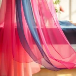 Chiffon stoffen met kleurrijke lagen en een romantische uitstraling.