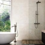 Shower Screens for Wet Rooms That Maximise Space